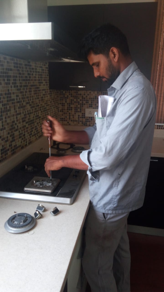 YAS Kitchen expert technician troubleshooting and repairing kitchen hob